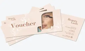 Vouchery podarunkowe Beauty Lash z wizerunkiem oka i tuszu do rzęs.