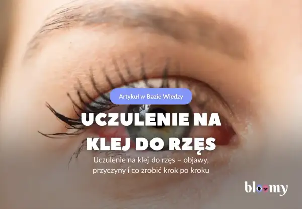 Zbliżenie na oko z przedłużonymi rzęsami, widoczne zaczerwienienie i tekst o uczuleniu na klej.